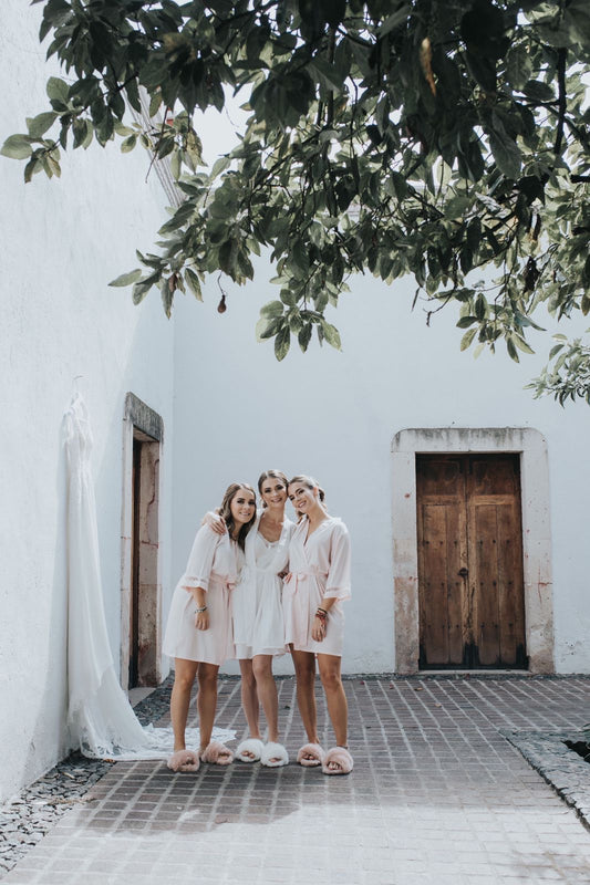 Bata novia BN1 (detalle en manga)