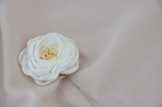 Boutonniere flor con pistilo