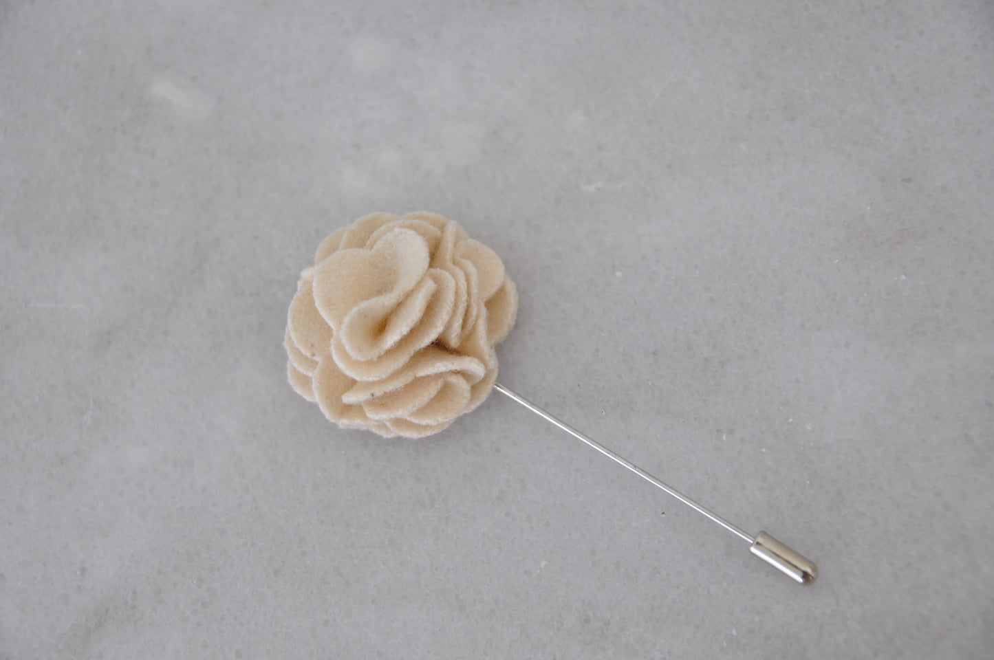 Boutonnière flor en tela
