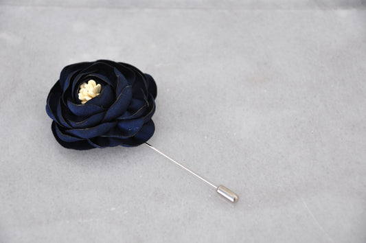 Boutonnière flor con pistilo